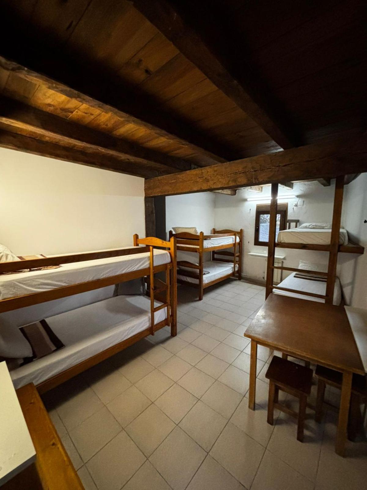 Albergue La Escuela De Liri Exterior photo